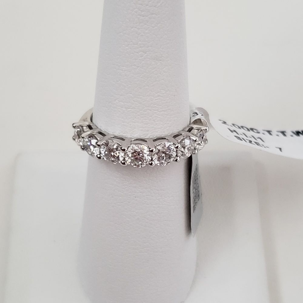 14K White Gold 2 CTW Diamond 7 Stone Ring Size 7